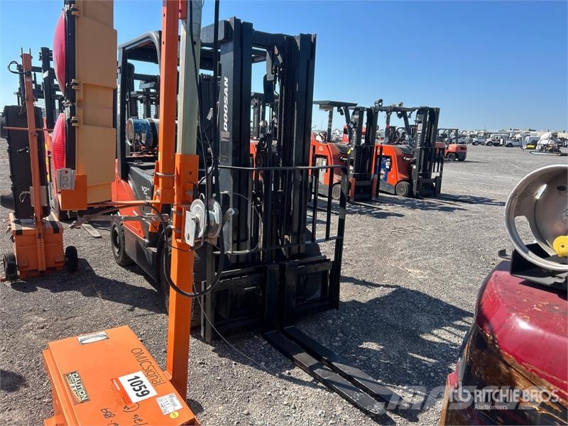 Doosan G25N-7 4600 lb Pneumatic Tire Forklift Muut haarukkatrukit
