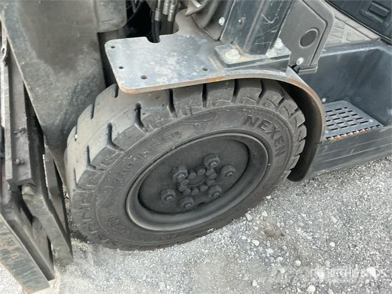 Doosan G25N-7 4600 lb Forklift Інше