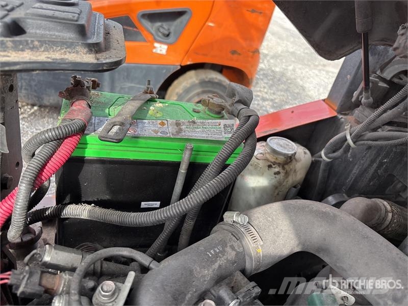 Doosan G25N-7 4600 lb Pneumatic Tire Forklift Viličari - ostalo