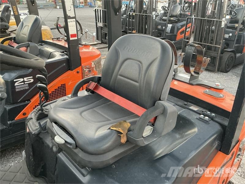 Doosan G25N-7 4600 lb Forklift Інше