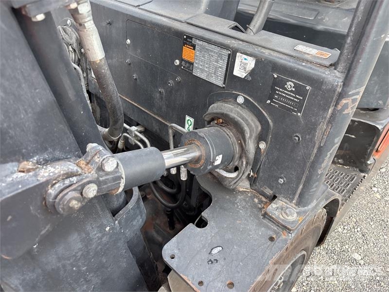 Doosan G25N-7 4600 lb Pneumatic Tire Forklift Viličari - ostalo