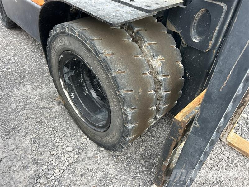 Doosan G40S-7 8350 lb Pneumatic Tire Forklift Viličarji - drugo