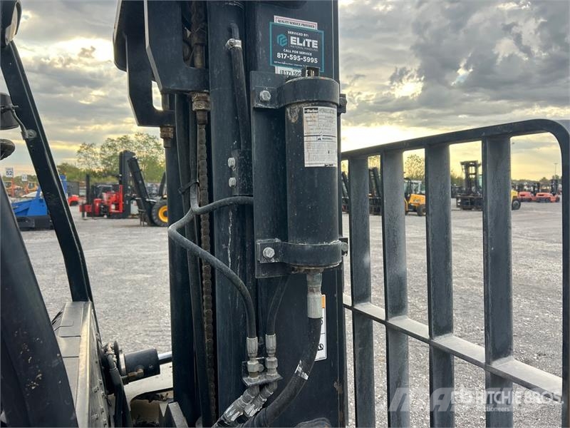 Doosan G40S-7 8350 lb Pneumatic Tire Forklift Viličarji - drugo