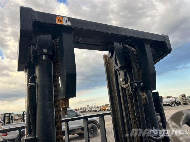 Doosan G40S-7 8350 lb Pneumatic Tire Forklift Viličarji - drugo
