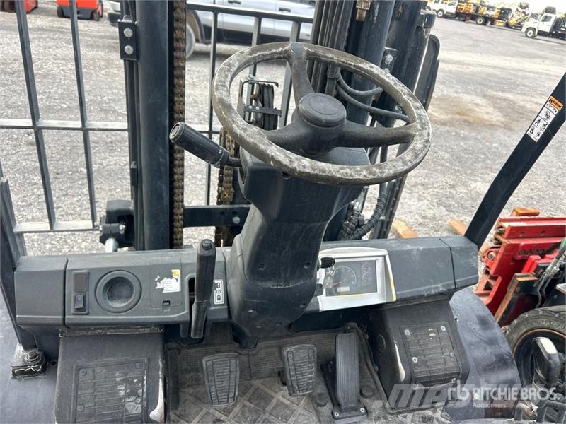 Doosan G40S-7 8350 lb Pneumatic Tire Forklift Viličarji - drugo