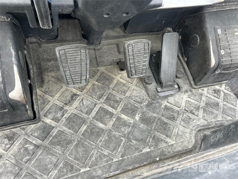 Doosan G40S-7 8350 lb Pneumatic Tire Forklift Viličarji - drugo