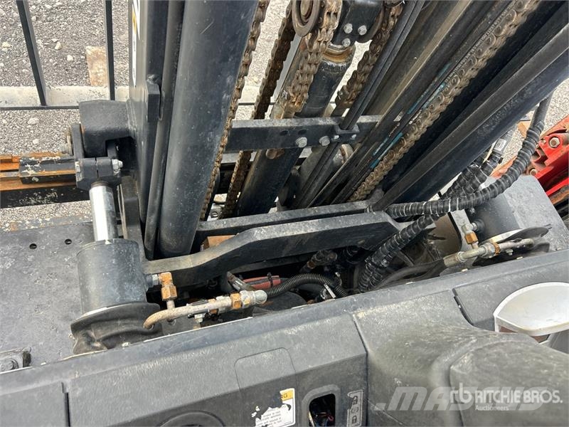 Doosan G40S-7 8350 lb Pneumatic Tire Forklift Viličarji - drugo