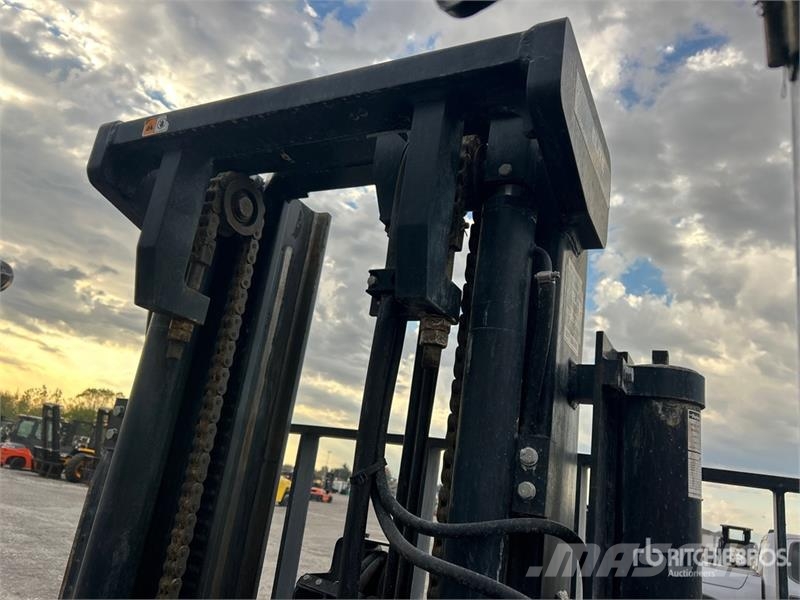 Doosan G40S-7 8350 lb Pneumatic Tire Forklift Viličarji - drugo