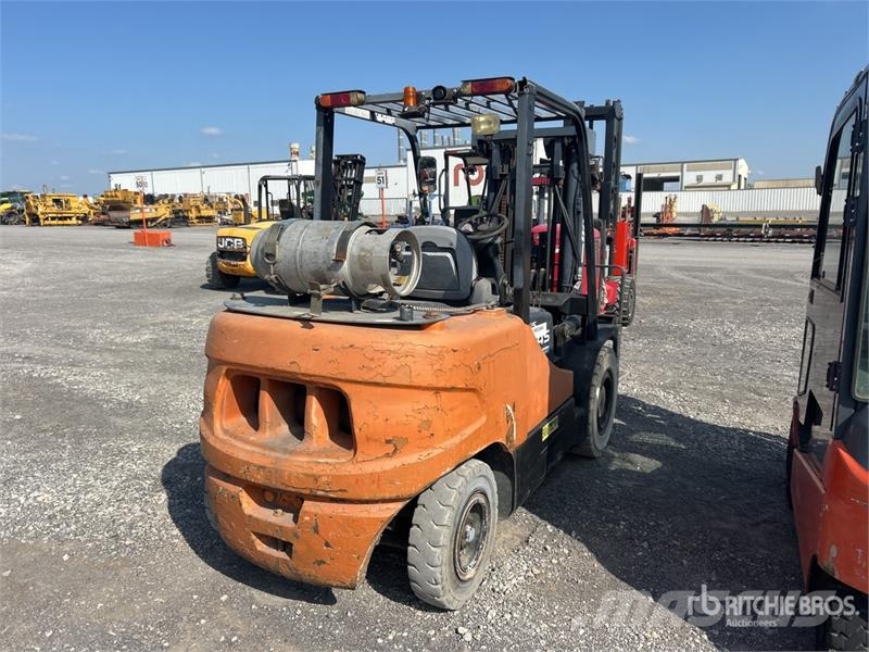 Doosan G45S-5 8700 lb Pneumatic Tire Forklift Andere Gabelstapler