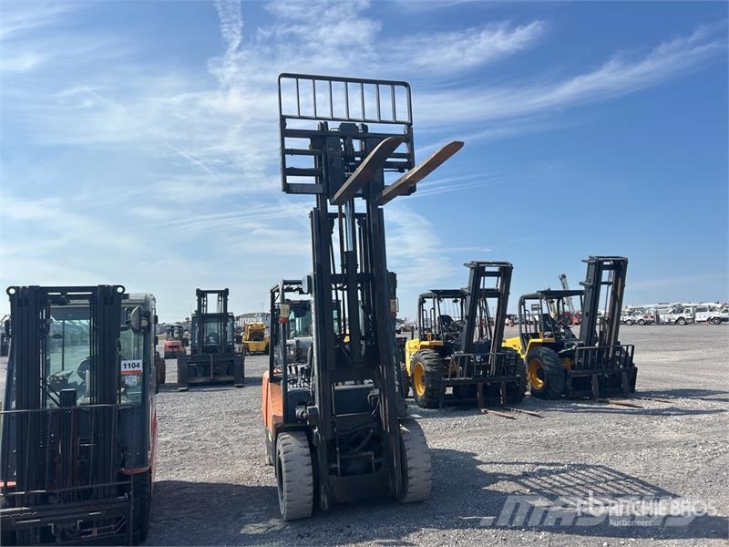 Doosan G45S-5 8700 lb Pneumatic Tire Forklift Andere Gabelstapler