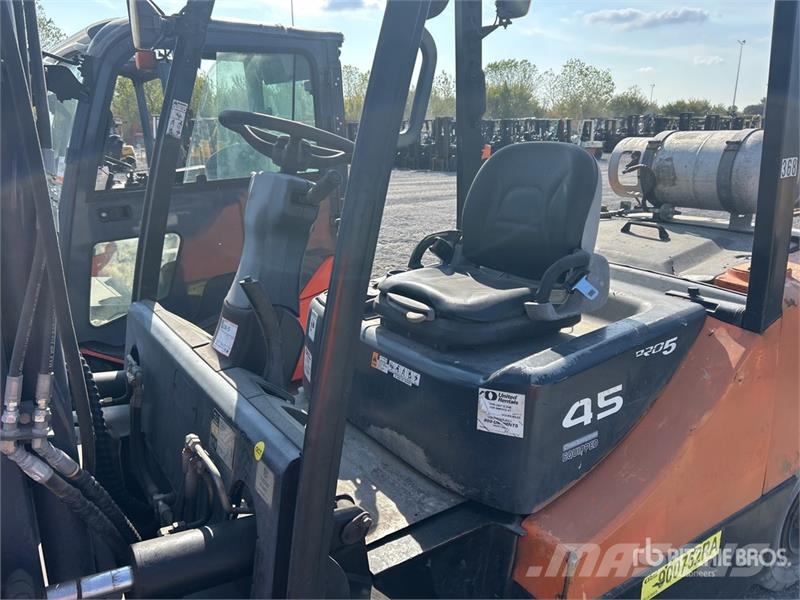 Doosan G45S-5 8700 lb Pneumatic Tire Forklift Andere Gabelstapler