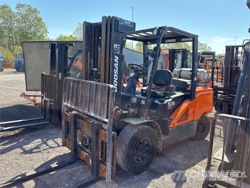 Doosan G55C-7 11050 lb Cushion Tire Forklift Šakiniai krautuvai - Kita
