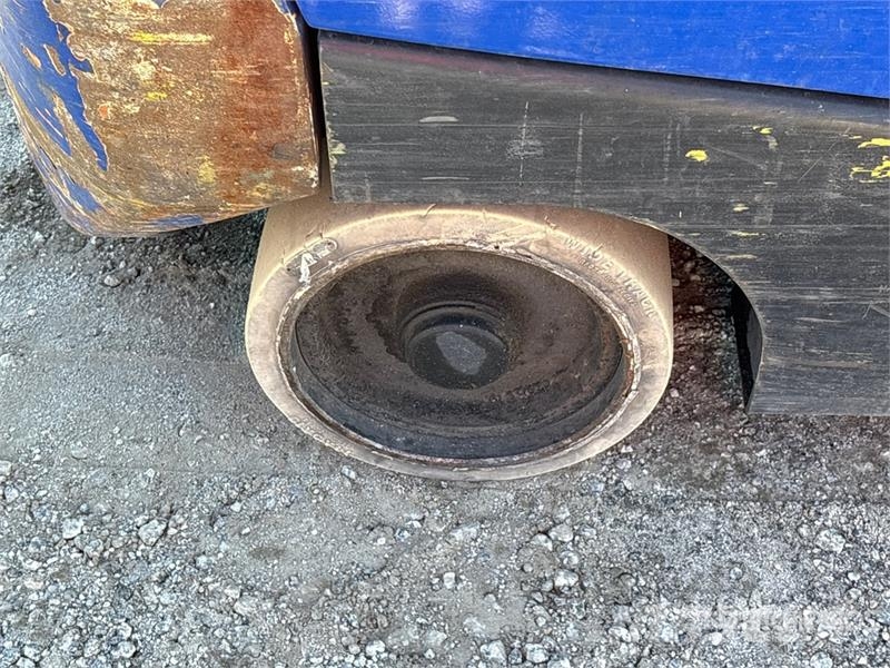 Doosan GC18S-9 3400 lb Cushion Tire Forklift 그 외 지게차