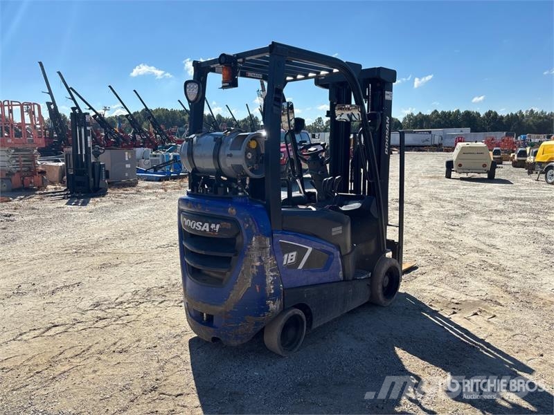Doosan GC18S-9 3400 lb Cushion Tire Forklift 그 외 지게차