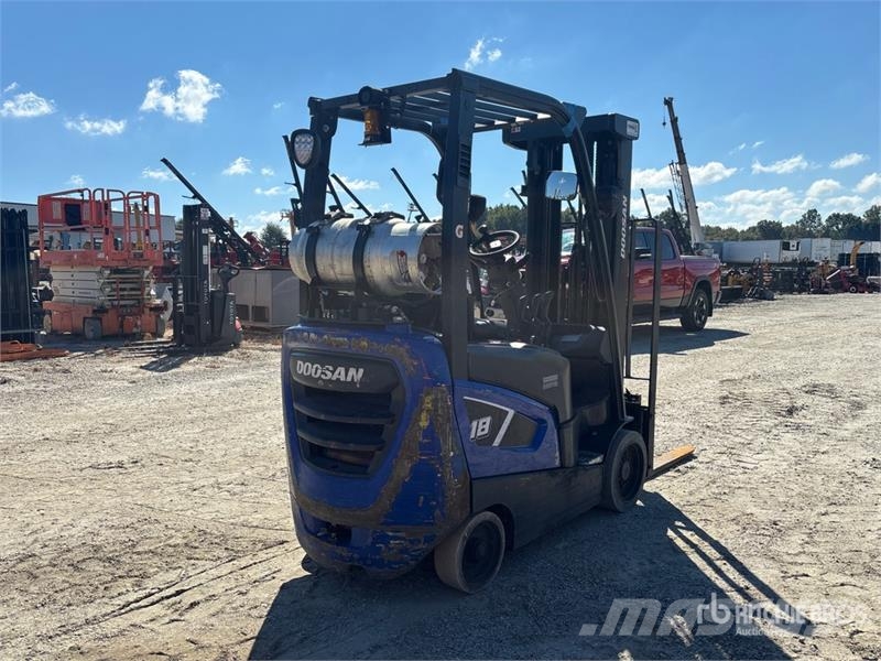Doosan GC18S-9 3400 lb Cushion Tire Forklift 그 외 지게차