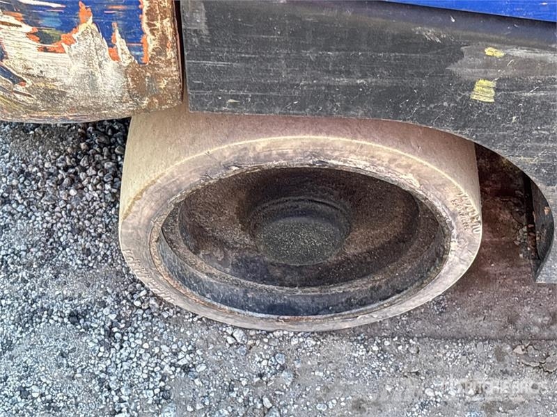 Doosan GC18S-9 3400 lb Cushion Tire Forklift 그 외 지게차