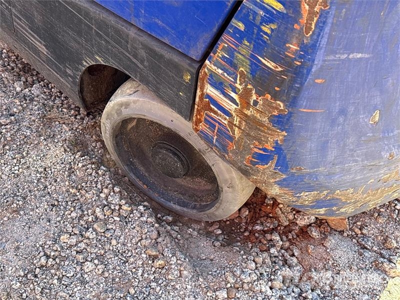 Doosan GC18S-9 3400 lb Cushion Tire Forklift Інше