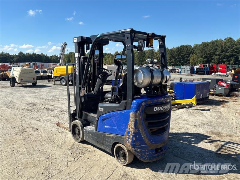 Doosan GC18S-9 3400 lb Cushion Tire Forklift 그 외 지게차