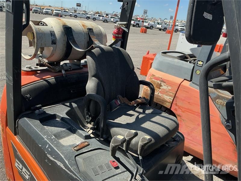 Doosan GC25S-9 4600 lb Cushion Tire Forklift شاحنات ذات رافعات شوكية - أخرى