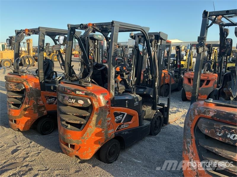 Doosan GC25S-9 4600 lb Cushion Tire Forklift Gaffeltrucker - Annet