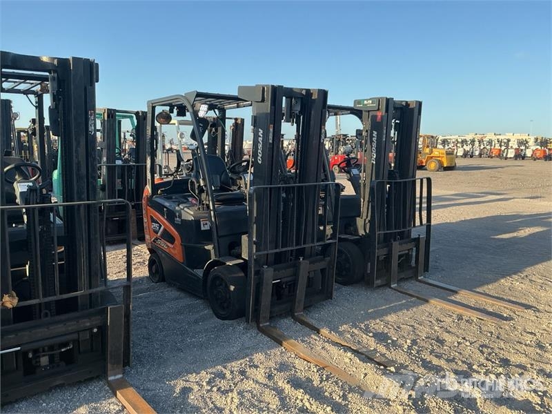 Doosan GC25S-9 4600 lb Cushion Tire Forklift Gaffeltrucker - Annet