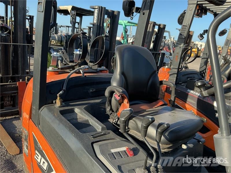 Doosan GC30S-9 Cushion Tire Forklift Gaffeltrucker - Annet