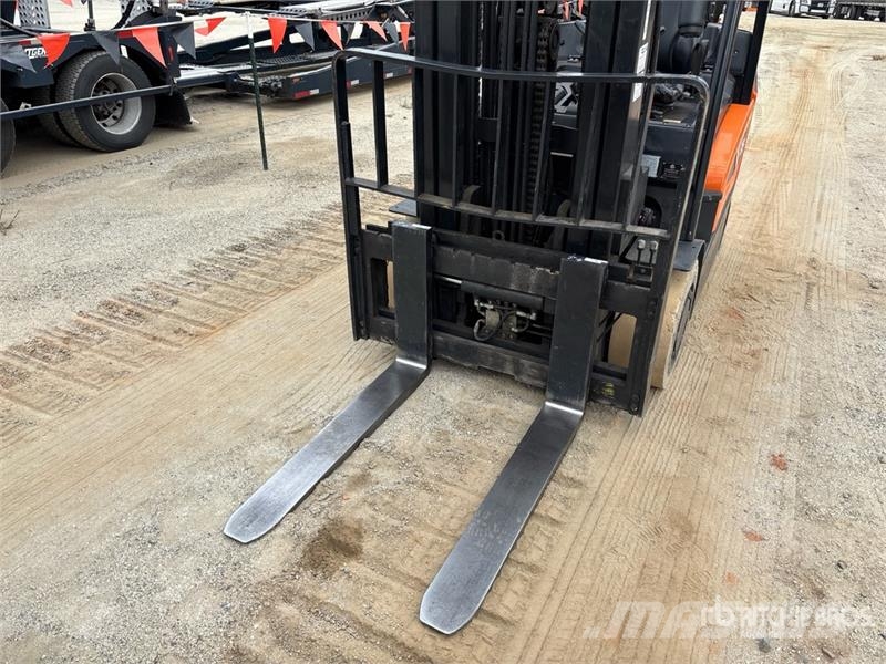 Doosan GC35S9 7350 lb Pneumatic Tire Forklift Andere Gabelstapler