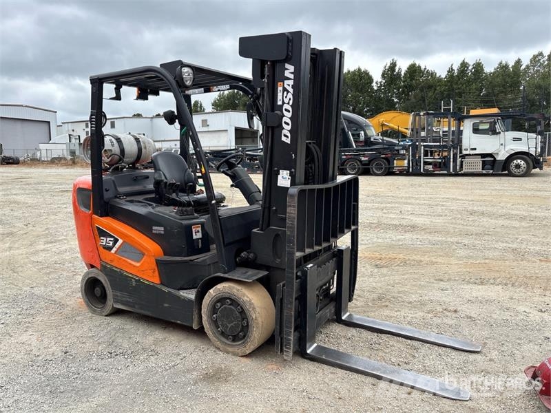 Doosan GC35S9 7350 lb Pneumatic Tire Forklift Andere Gabelstapler