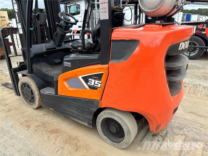 Doosan GC35S9 7350 lb Pneumatic Tire Forklift Andere Gabelstapler