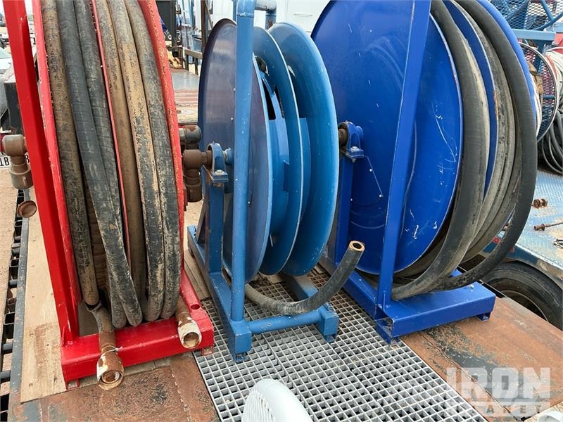 Doosan Specialized Trailer 47 ft T/A W/ 6 Hose Reels, 28' 低架裝載車