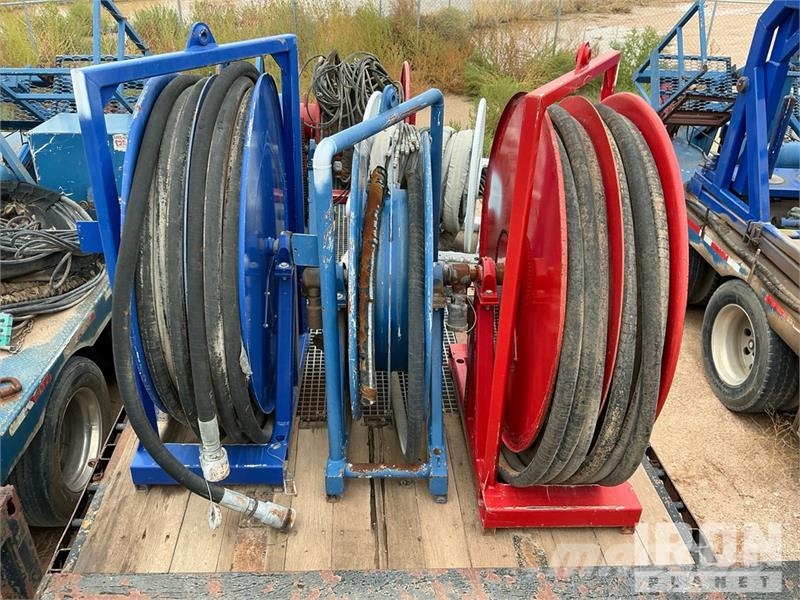 Doosan Specialized Trailer 47 ft T/A W/ 6 Hose Reels, 28' 低架裝載車