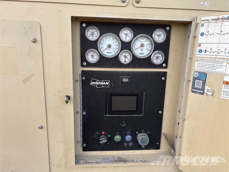 Doosan XP825/HP750WCU Mobile Air Compressor 콤푸레샤