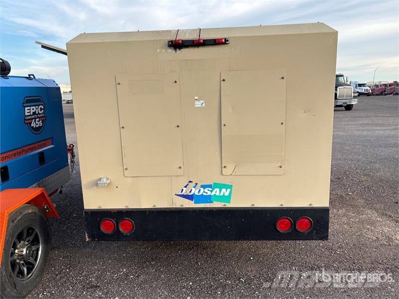 Doosan XP825/HP750WCU Mobile Air Compressor 콤푸레샤