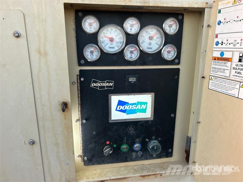 Doosan XP825/HP750WCU 825 m3/min Mobile Air Compressor Kompresory