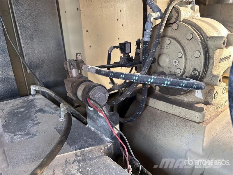 Doosan XP825/HP750WCU Mobile Air Compressor 콤푸레샤