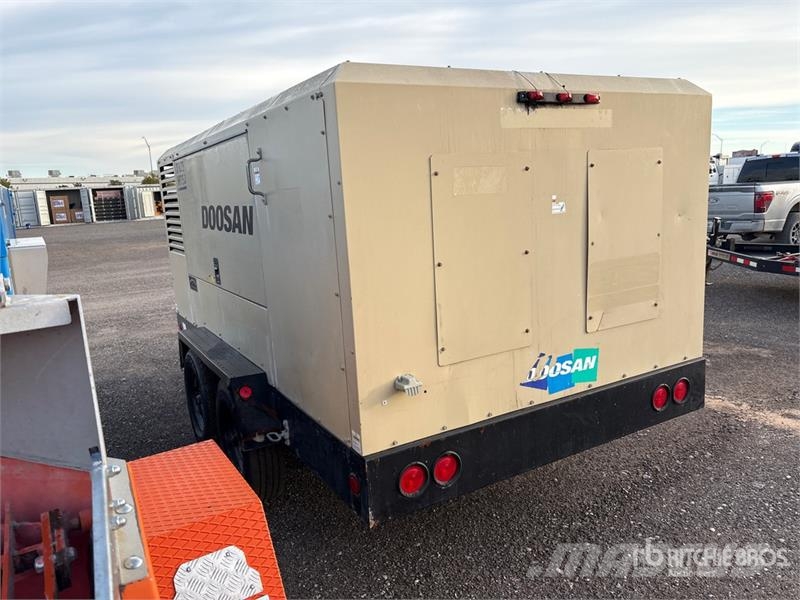 Doosan XP825/HP750WCU Mobile Air Compressor 콤푸레샤