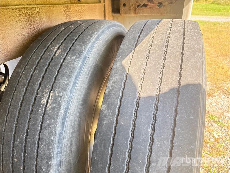 Doresy CV45 45 ft x 96 in T/A Open-Top Chip Traile Rimorchi per segatura e cippato