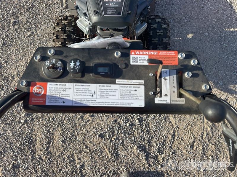 DR Power Pro XL30 32 in Brush Cutter Beitepussere og toppkuttere
