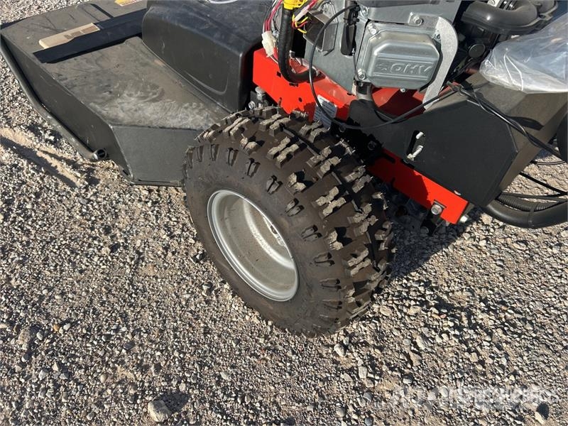 DR Power Pro XL30 32 in Brush Cutter Beitepussere og toppkuttere