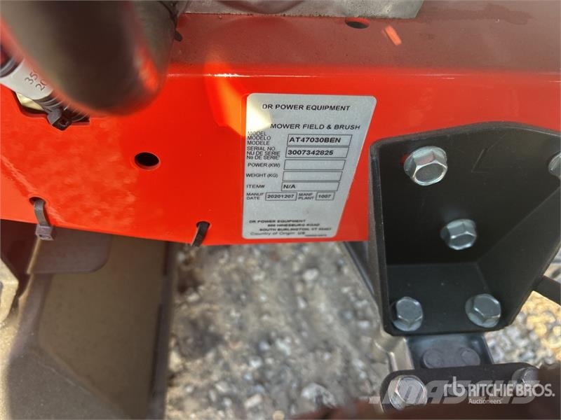 DR Power Pro XL30 32 in Brush Cutter Beitepussere og toppkuttere