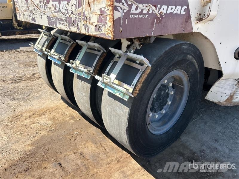 Dynapac CP2700 9 Wheel Pneumatic Roller مداحل ذات إطارات هوائية