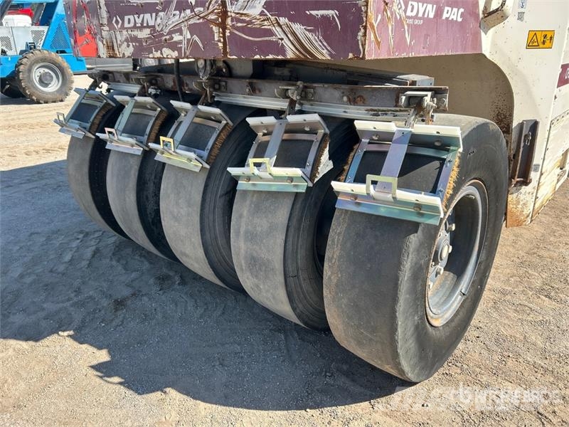 Dynapac CP2700 9 Wheel Pneumatic Roller مداحل ذات إطارات هوائية