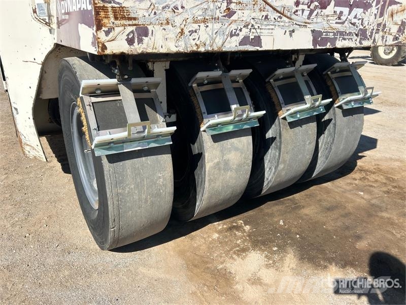 Dynapac CP2700 9 Wheel Pneumatic Roller مداحل ذات إطارات هوائية