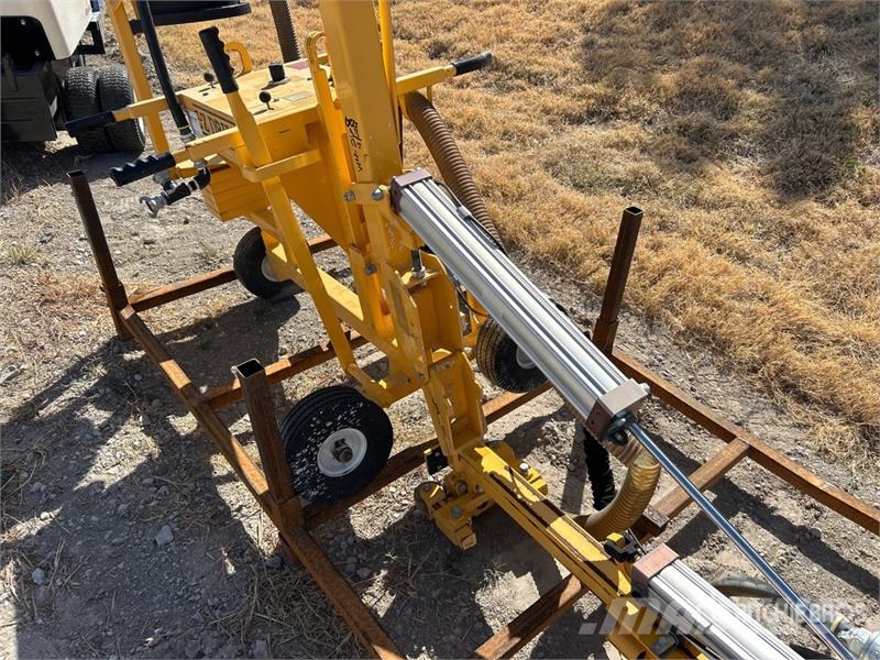 E-Z Drill 210B -SR 4 Way Pneumatic Concrete Drill 건설 장비 - 기타