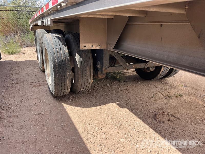 East 53 ft T/A Flatbed Trailer Remolques de cama baja