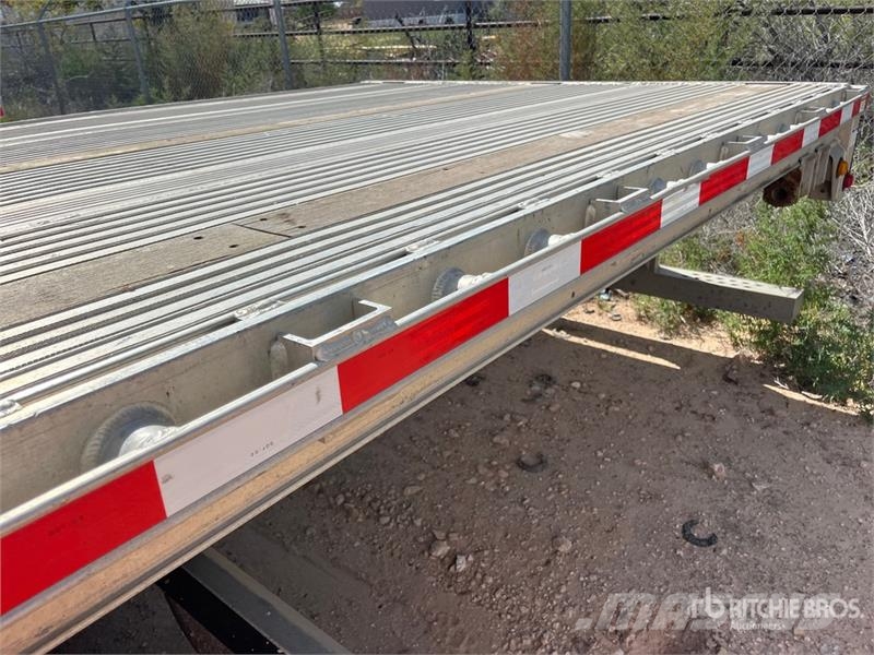 East 53 ft T/A Flatbed Trailer Remolques de cama baja