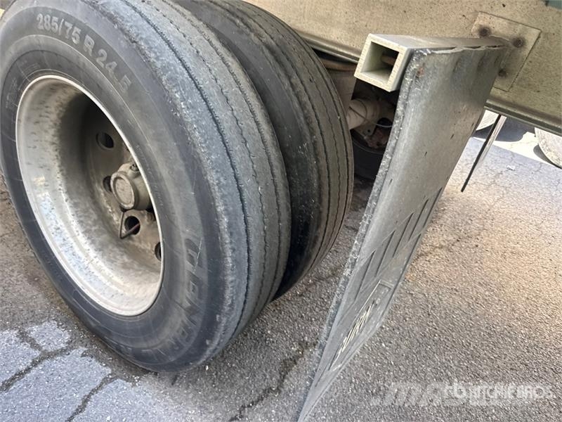  East BST II 48 ft T/A Spread Axle Flatbed Trailer Flatbed/Dropside trailers
