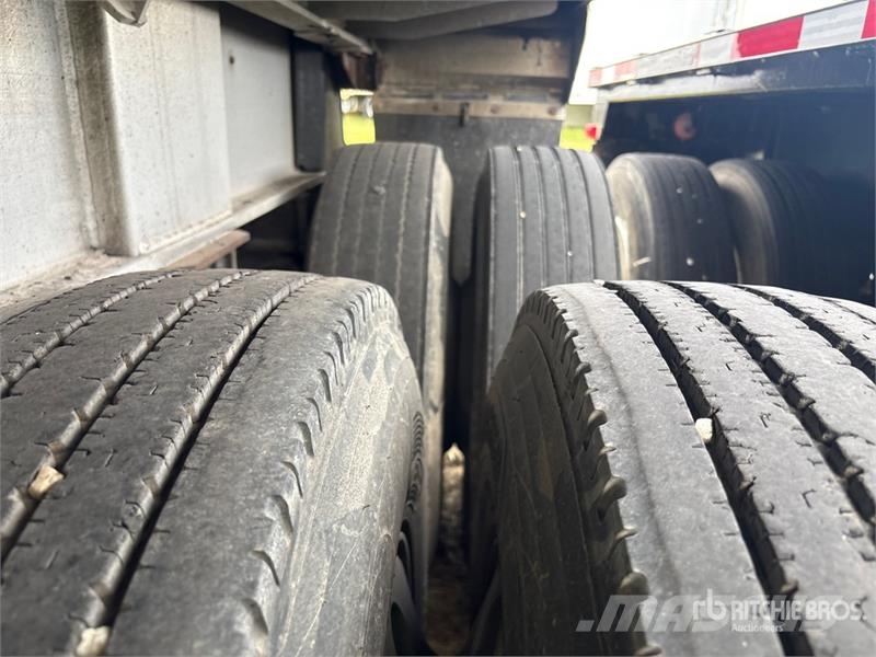 East Mfg 33 ft T/A Aluminum End Dump Trailer 傾卸式拖車