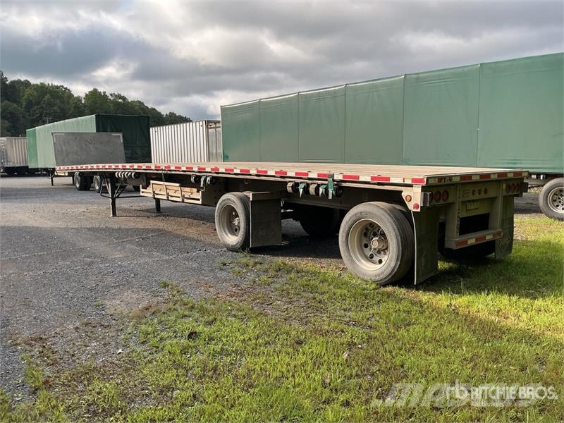 East Mfg BST II Flatbed Trailer Remolques de cama baja