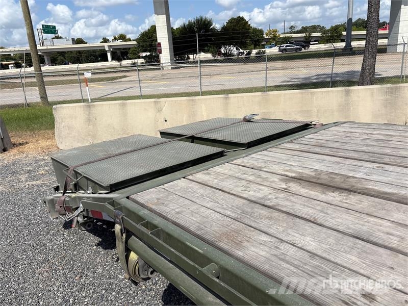 East Mfg Texas 40 ft T/A Gooseneck Equipment Trailer Remolques para transporte de vehículos